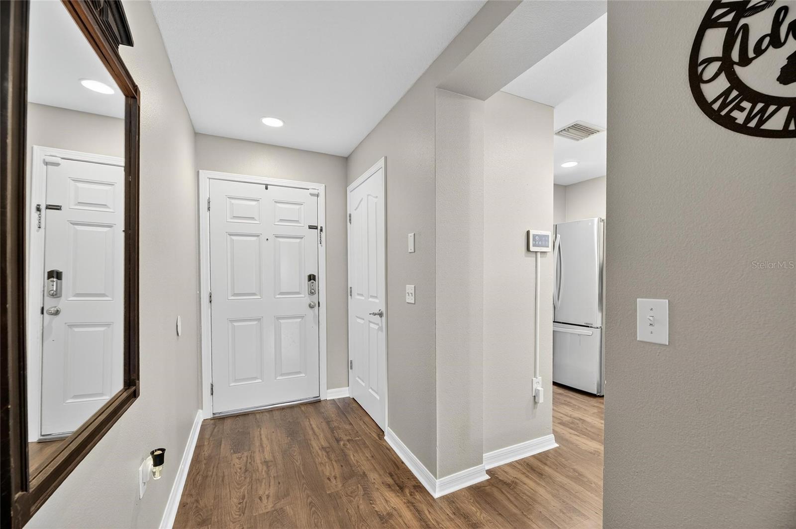 Image 6 of 33 For 6919 Hawthorne Trace Lane