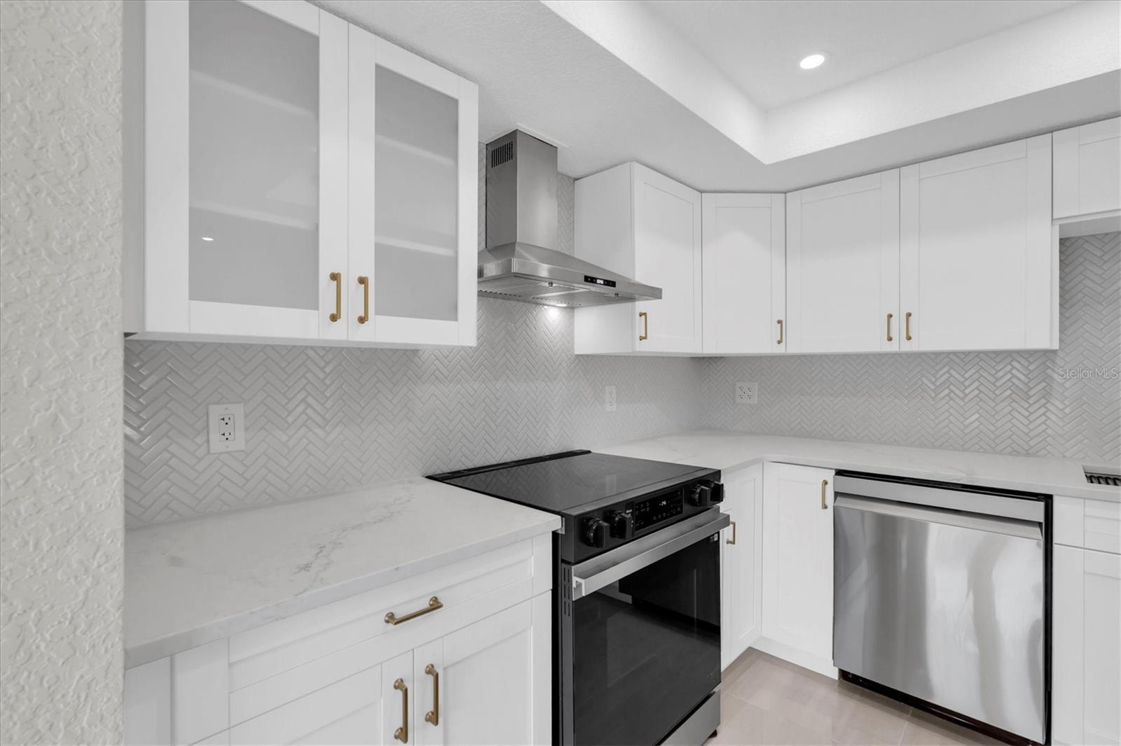 Image 16 of 46 For 7540 Sunshine Skyway Lane S P10