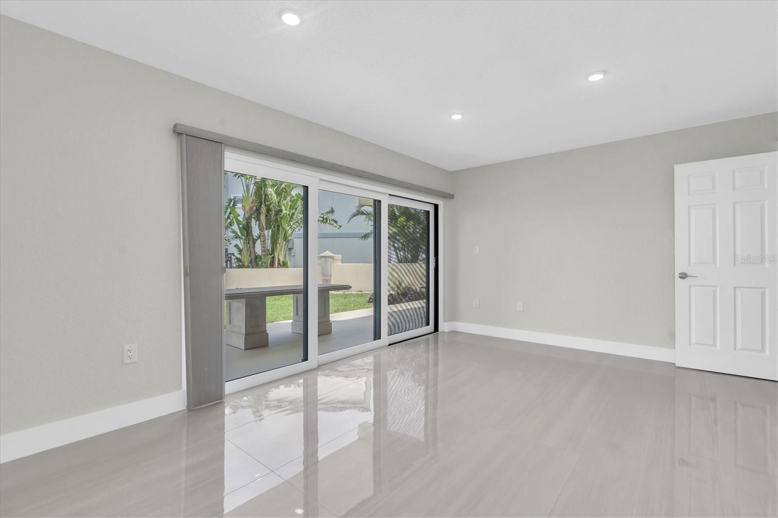 Image 18 of 46 For 7540 Sunshine Skyway Lane S P10