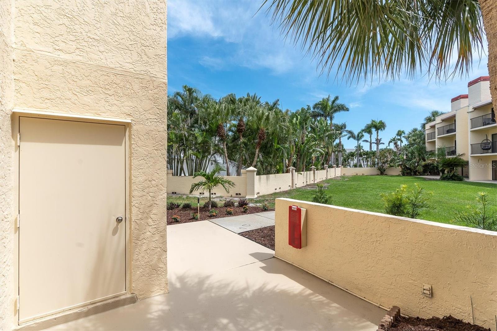 Image 28 of 46 For 7540 Sunshine Skyway Lane S P10