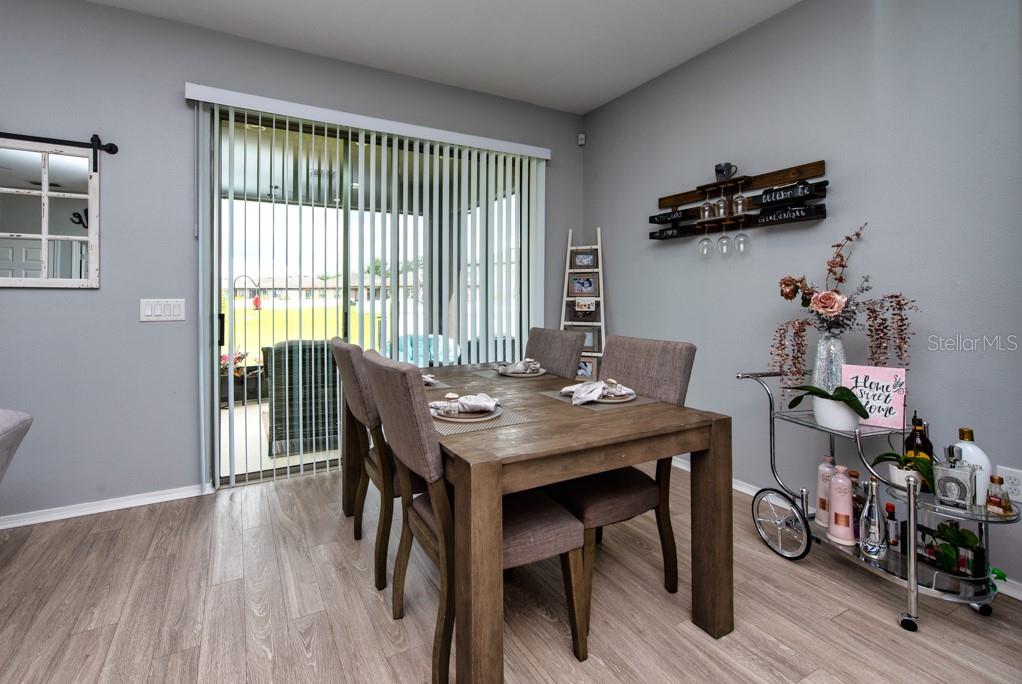 Listing photo id 8 for 1942 Trillium Boulevard