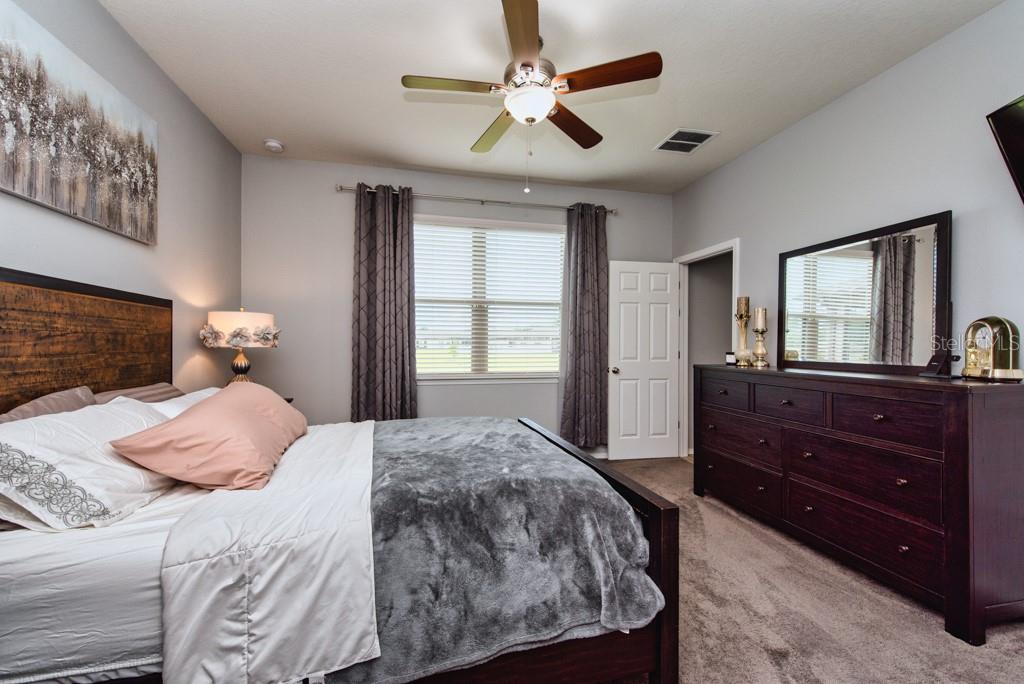 Listing photo id 11 for 1942 Trillium Boulevard