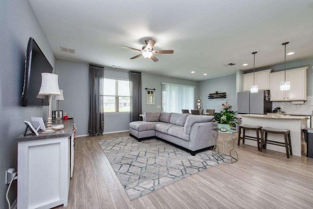 Listing photo id 0 for 1942 Trillium Boulevard