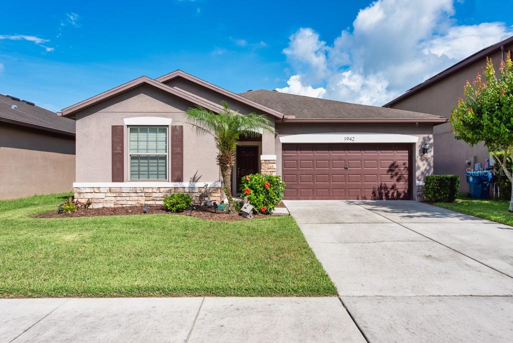 Listing photo id 25 for 1942 Trillium Boulevard