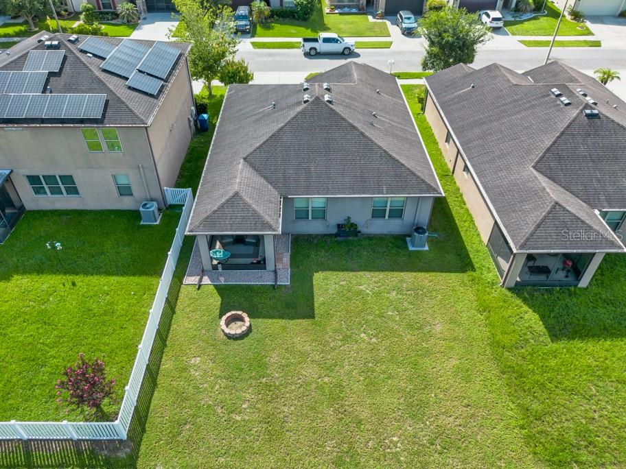 Listing photo id 33 for 1942 Trillium Boulevard