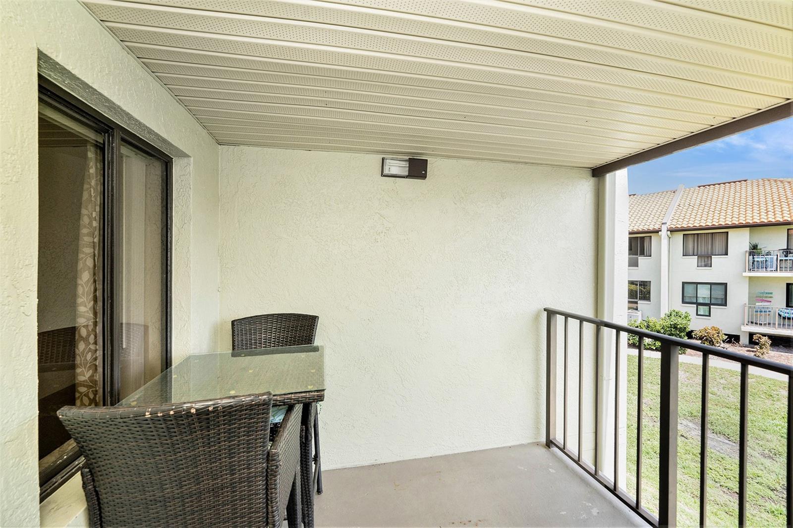 Image 18 of 31 For 1515 Pinellas Bayway S 25