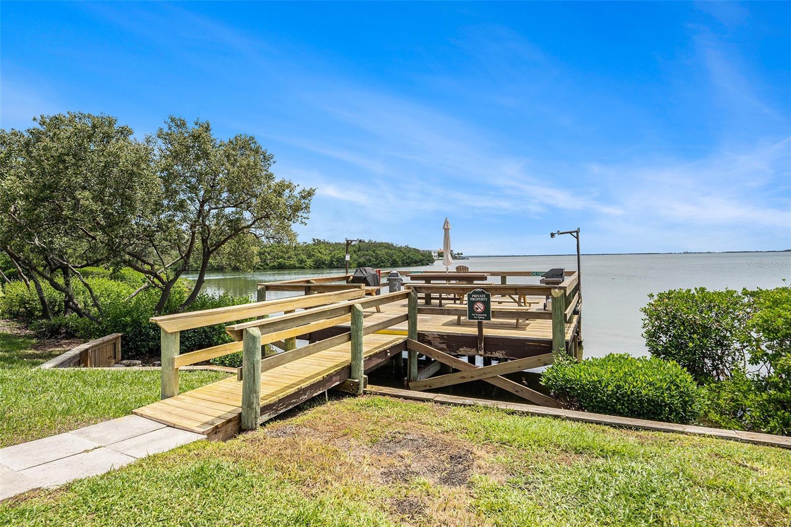 Image 21 of 31 For 1515 Pinellas Bayway S 25