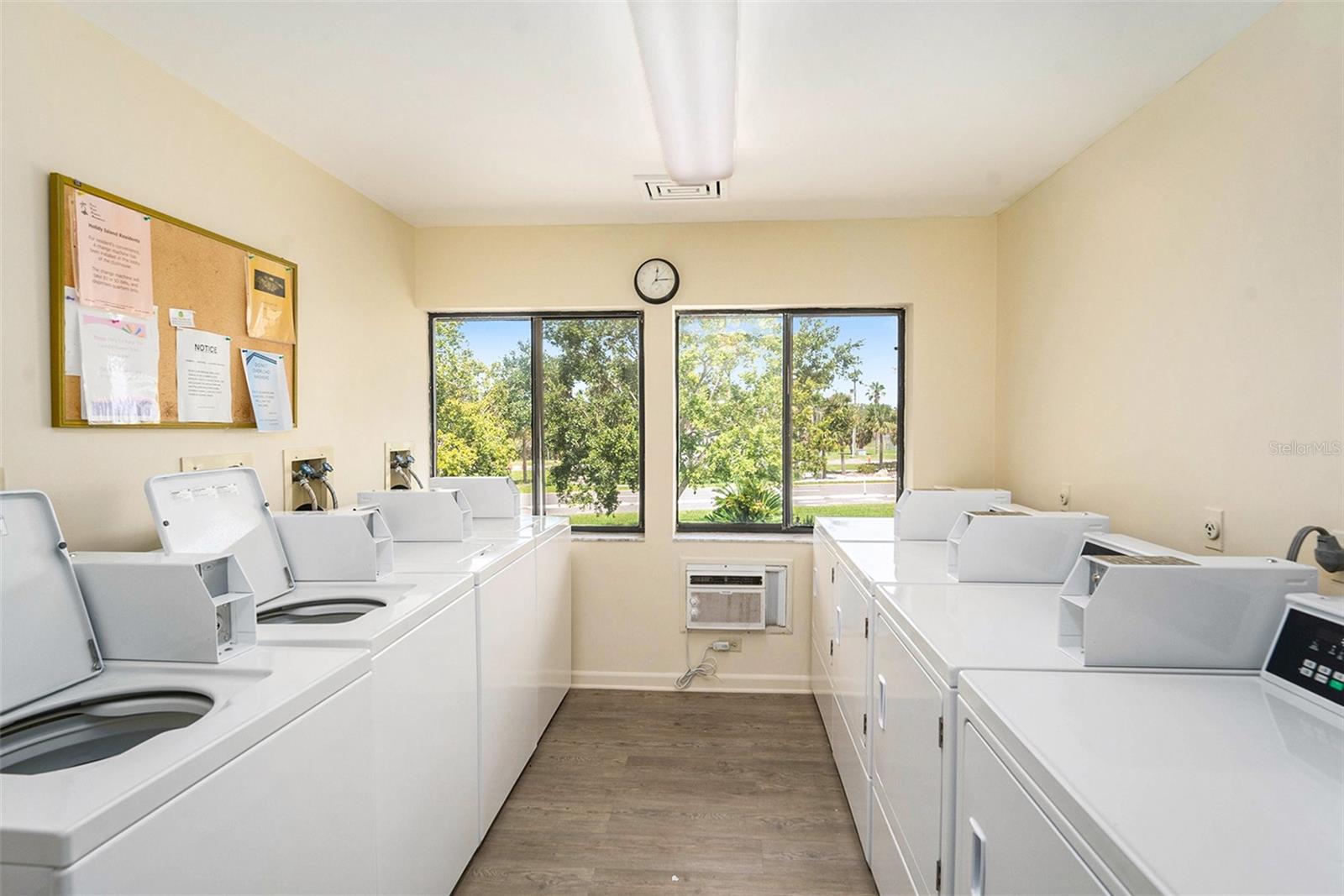 Image 26 of 31 For 1515 Pinellas Bayway S 25