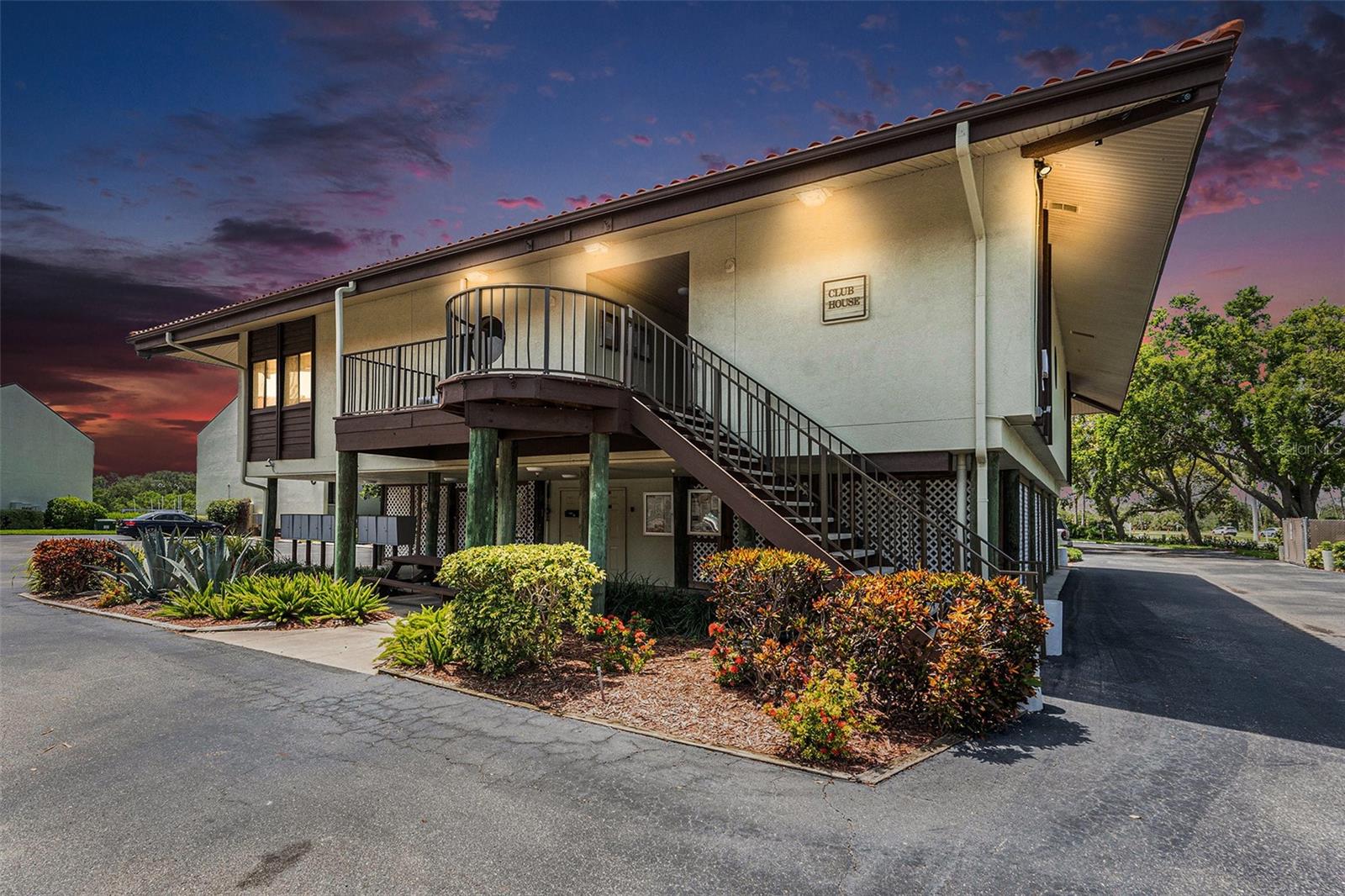 Image 27 of 31 For 1515 Pinellas Bayway S 25