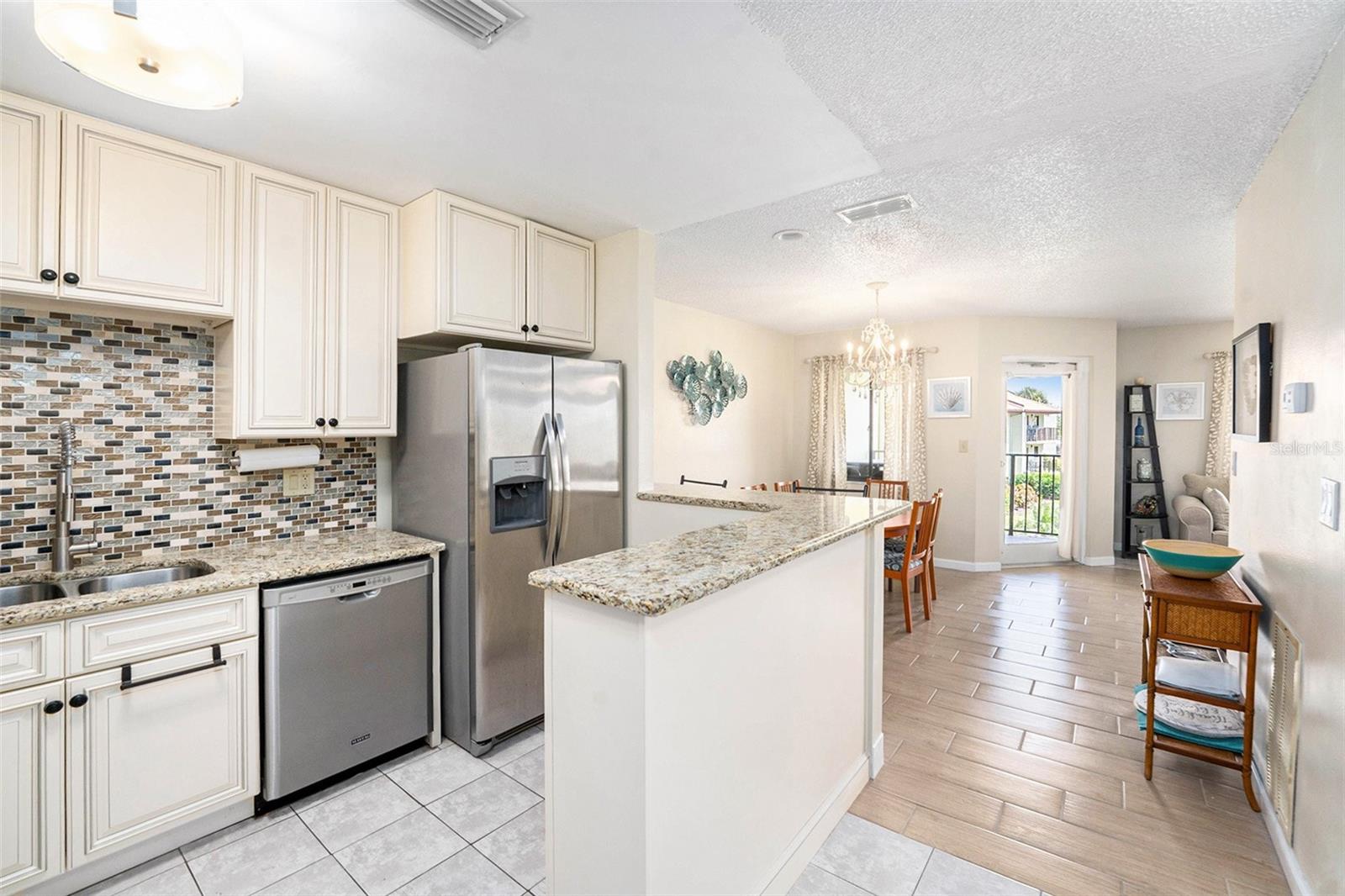 Image 9 of 31 For 1515 Pinellas Bayway S 25