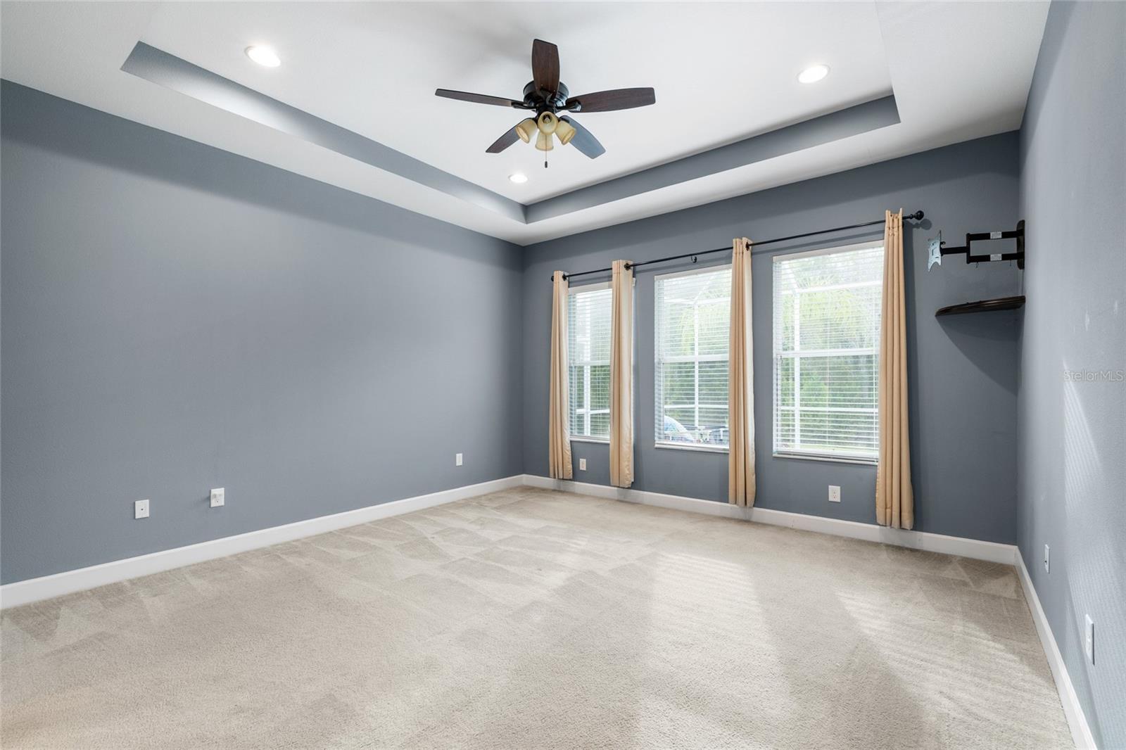 Image 17 of 47 For 4123 Windcrest Drive