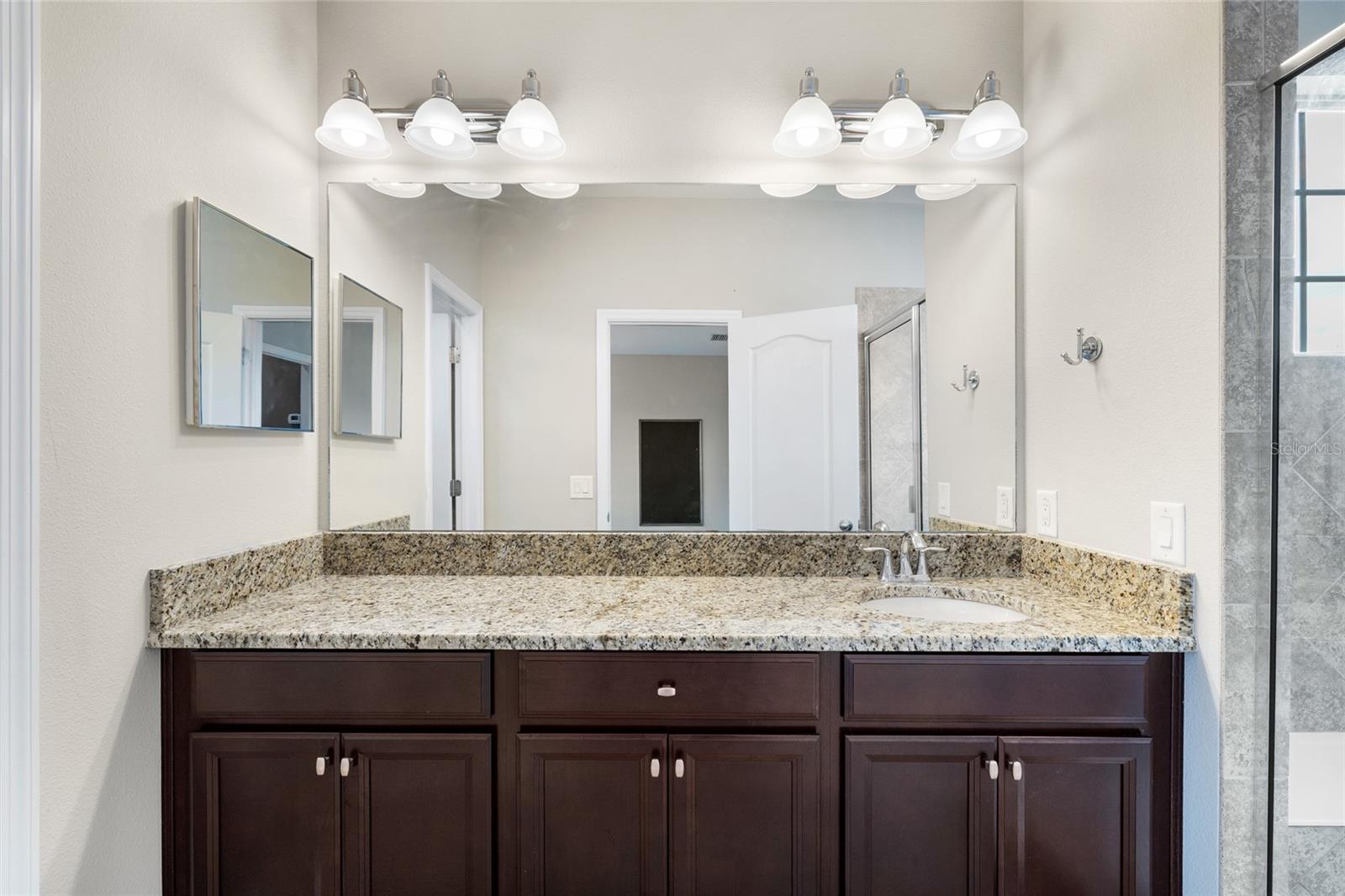 Image 37 of 47 For 4123 Windcrest Drive