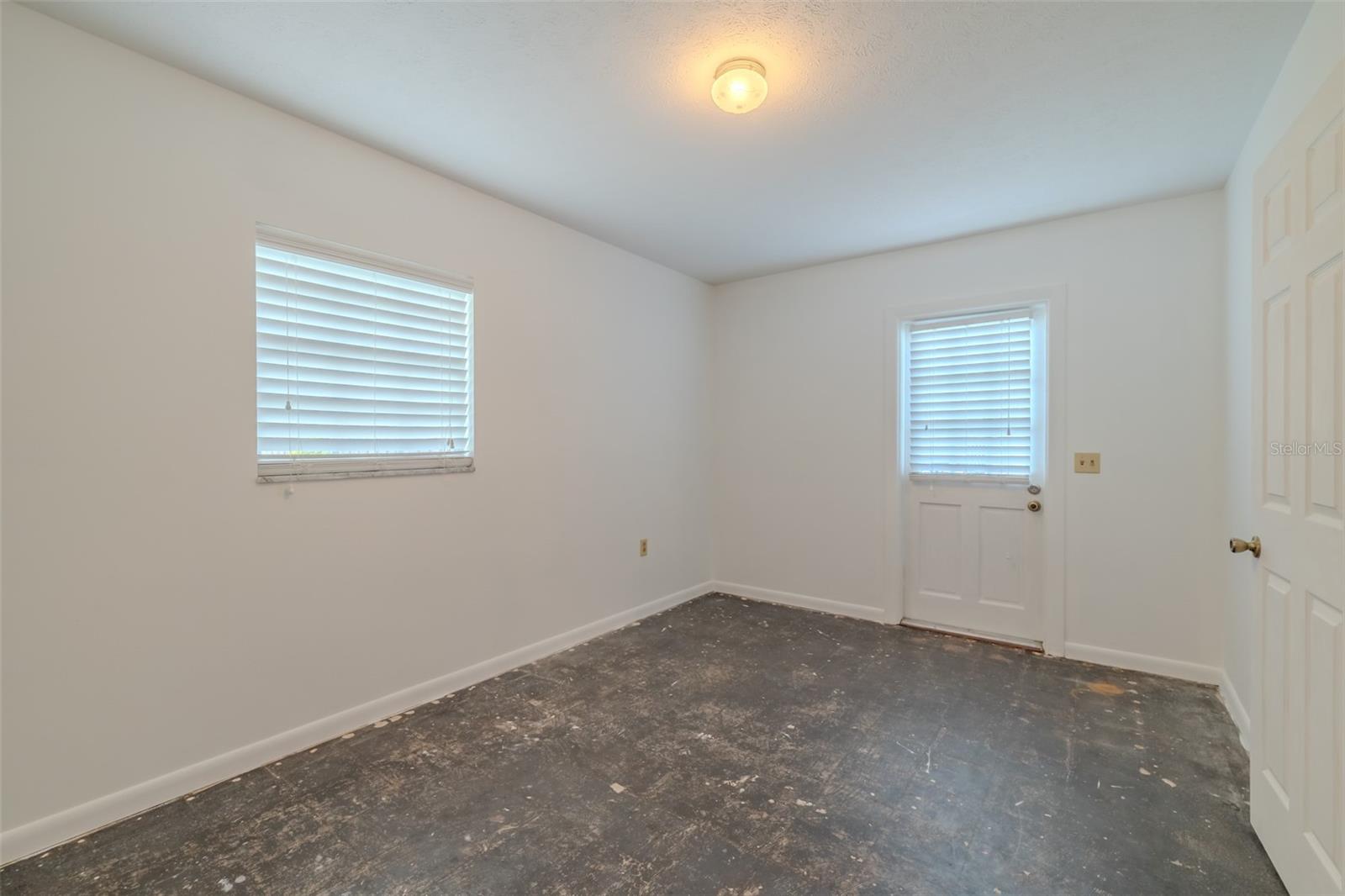 Image 38 of 61 For 1302 Ivywood Drive