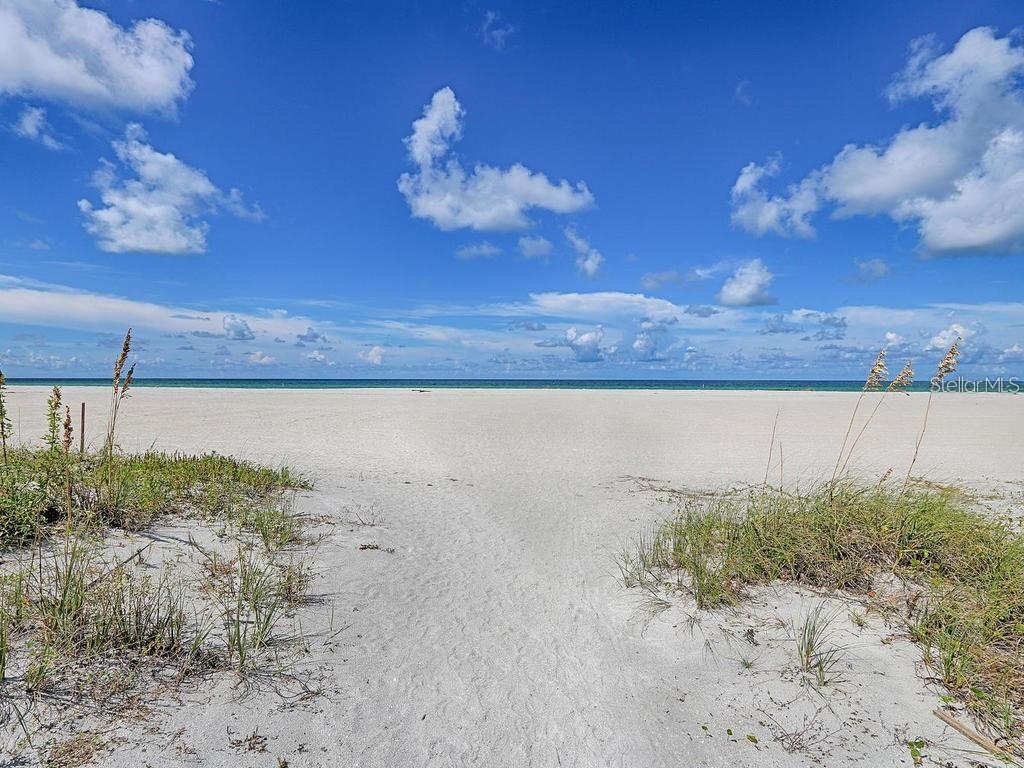 Image 10 of 41 For 1170 Gulf Boulevard 1803