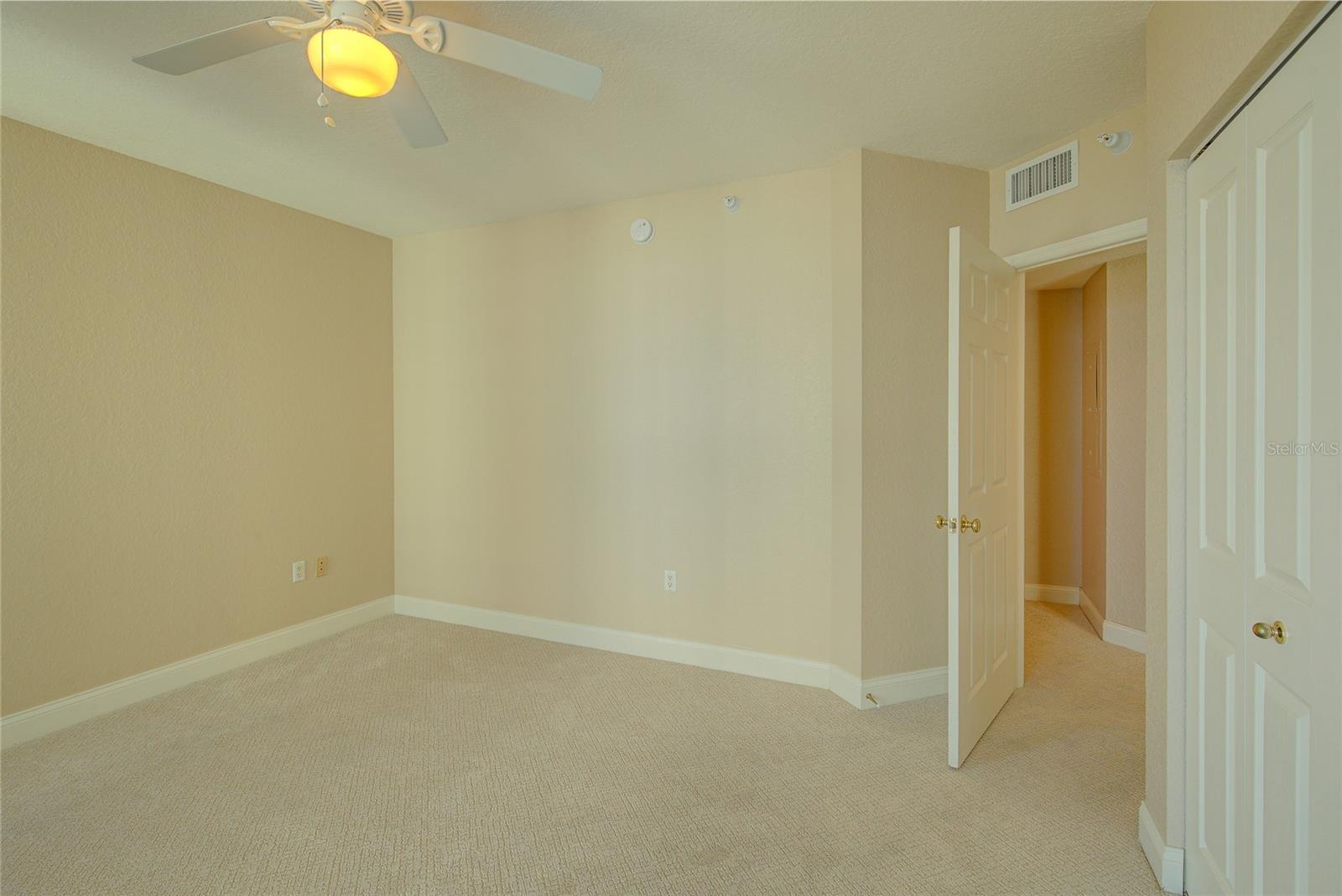 Image 17 of 41 For 1170 Gulf Boulevard 1803
