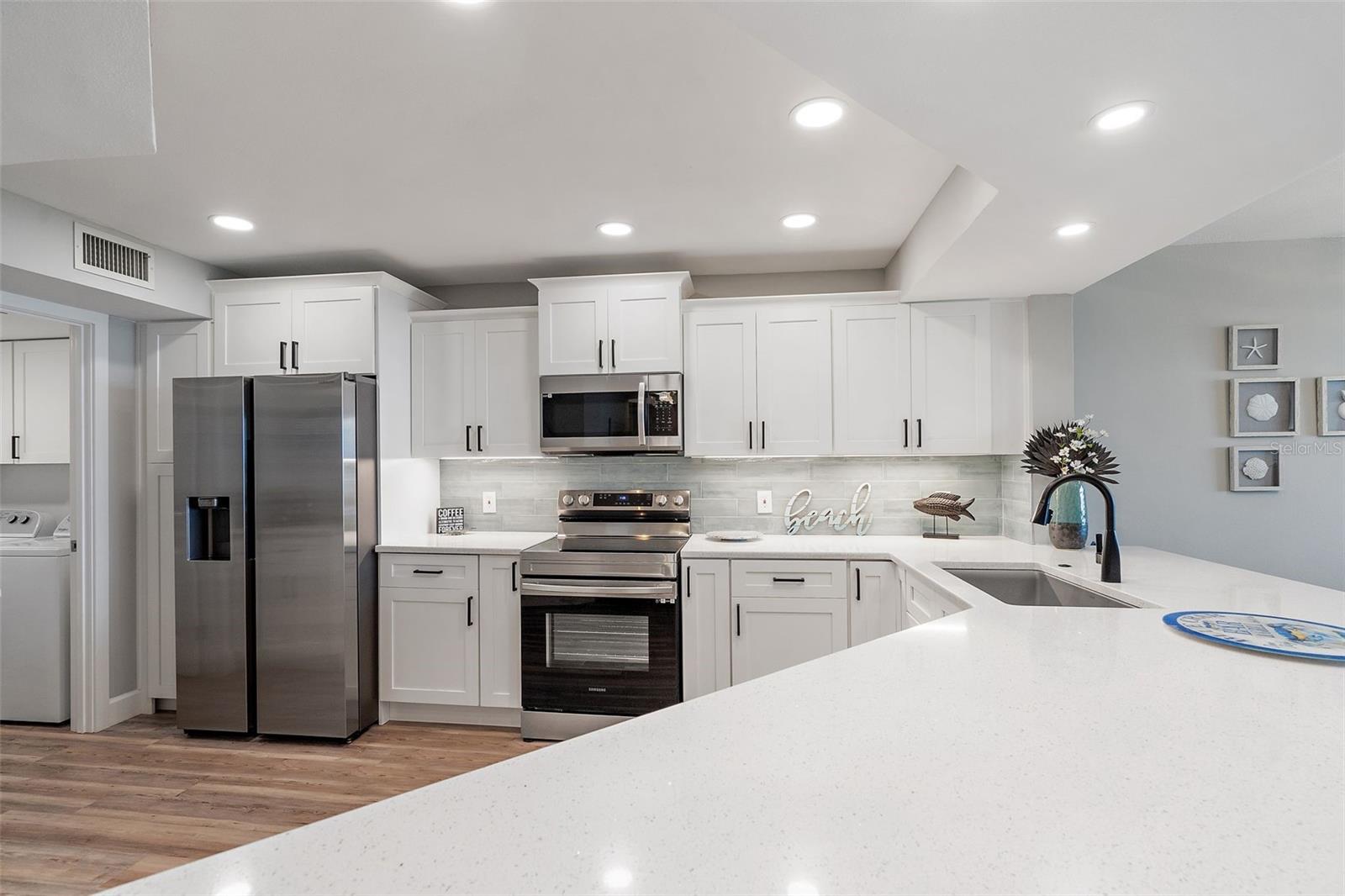 Image 11 of 51 For 5151 Isla Key Boulevard S 220