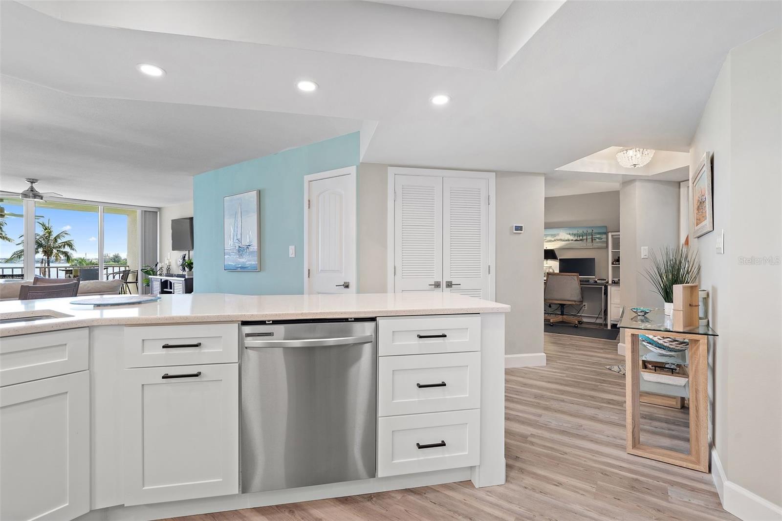 Image 14 of 51 For 5151 Isla Key Boulevard S 220