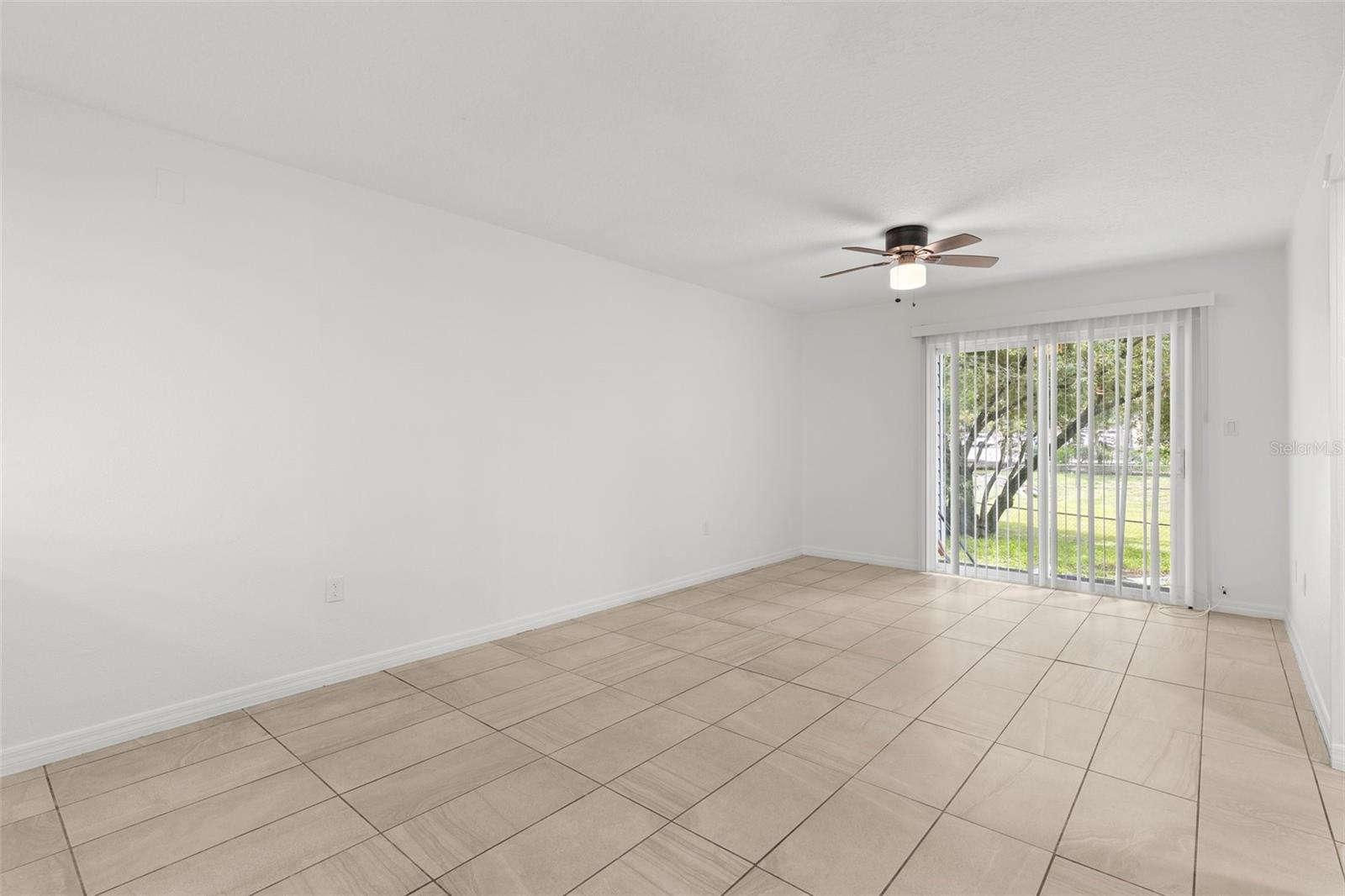 Image 10 of 18 For 5013 Terrace Palms Circle 101