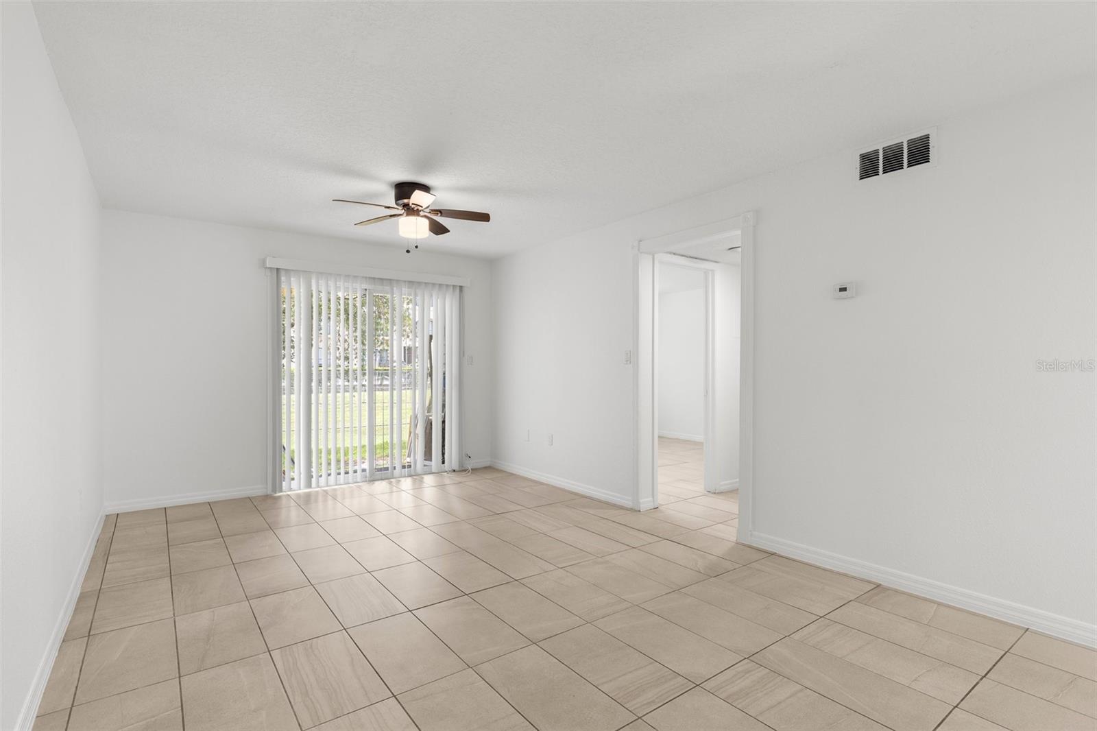 Image 11 of 18 For 5013 Terrace Palms Circle 101