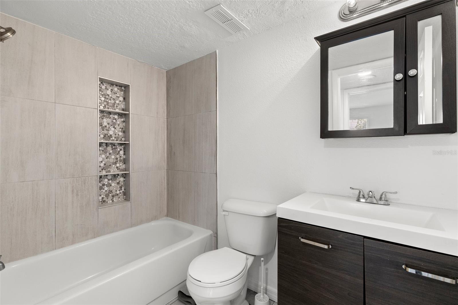 Image 17 of 18 For 5013 Terrace Palms Circle 101