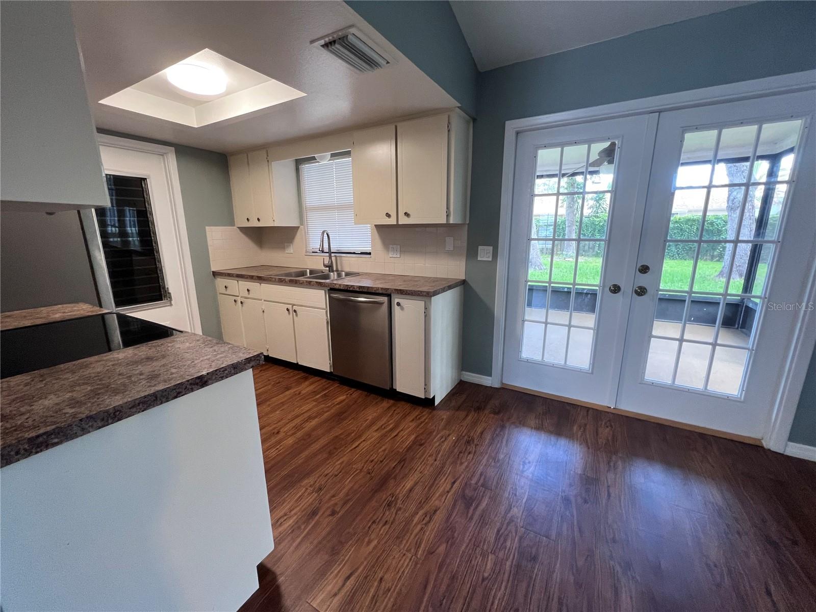 Image 11 of 17 For 2521 Fieldcrest Court