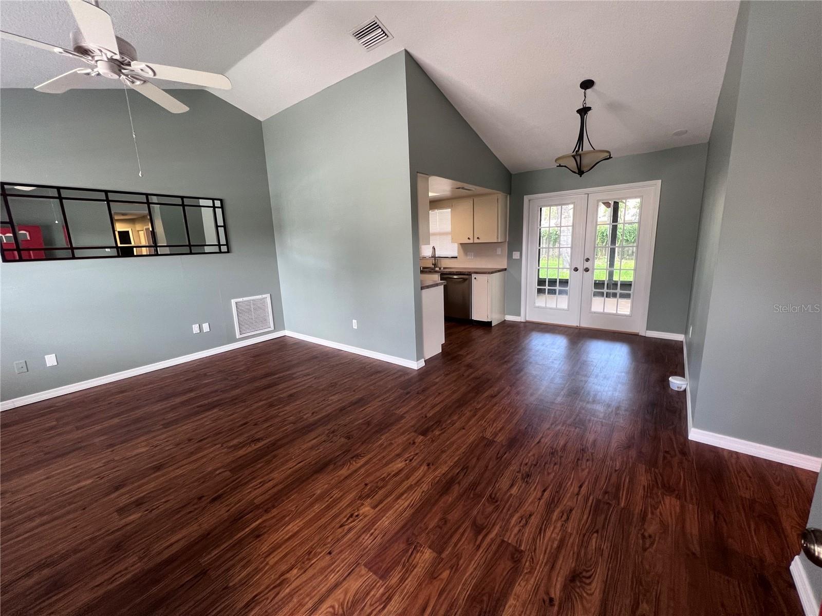 Image 3 of 17 For 2521 Fieldcrest Court
