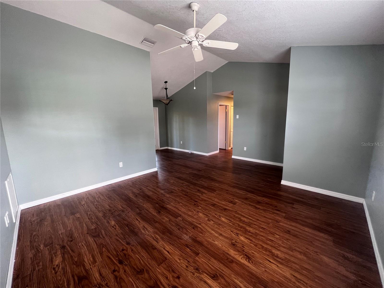 Image 4 of 17 For 2521 Fieldcrest Court
