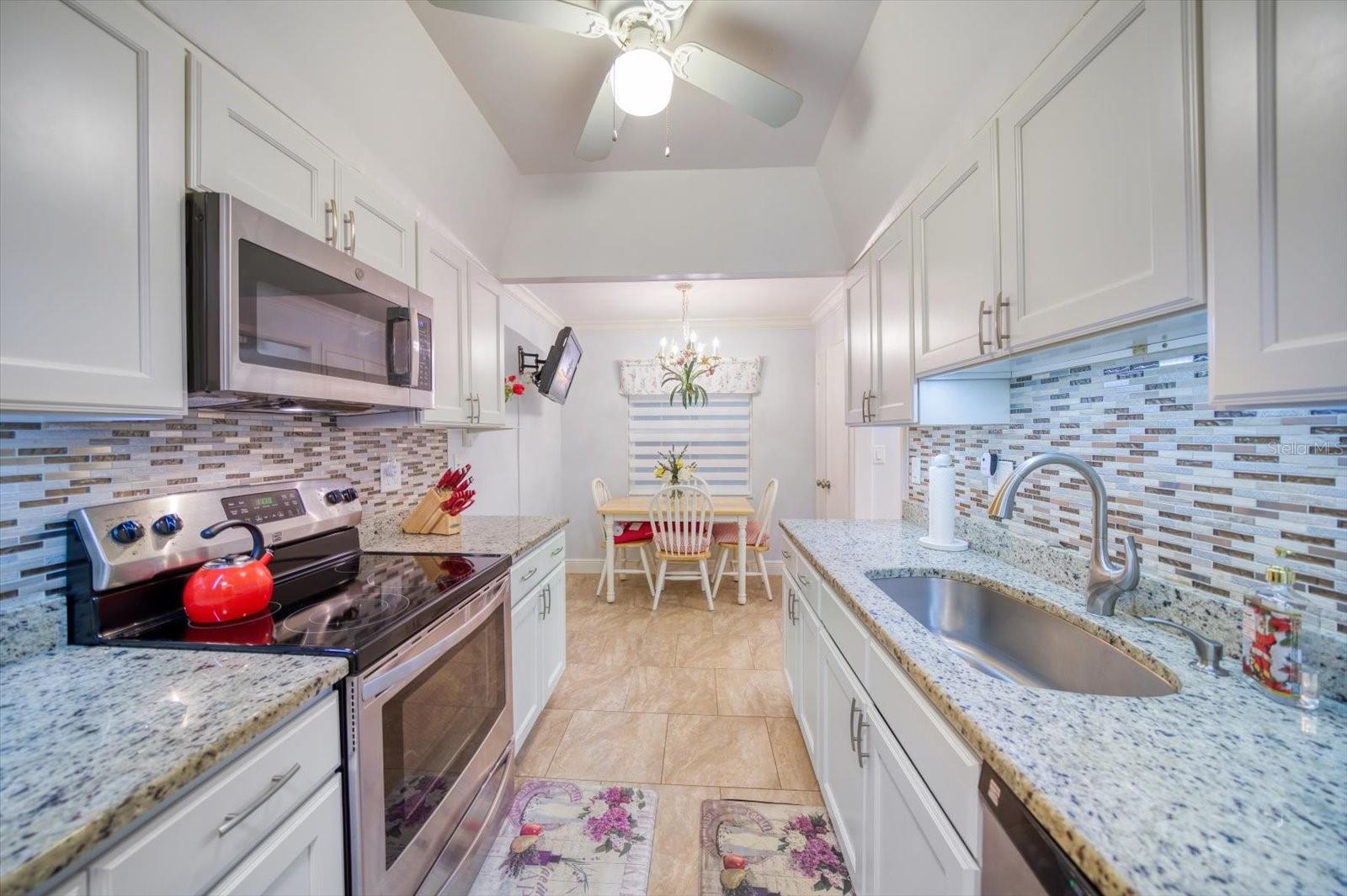Image 17 of 41 For 2900 Gulf Boulevard 107
