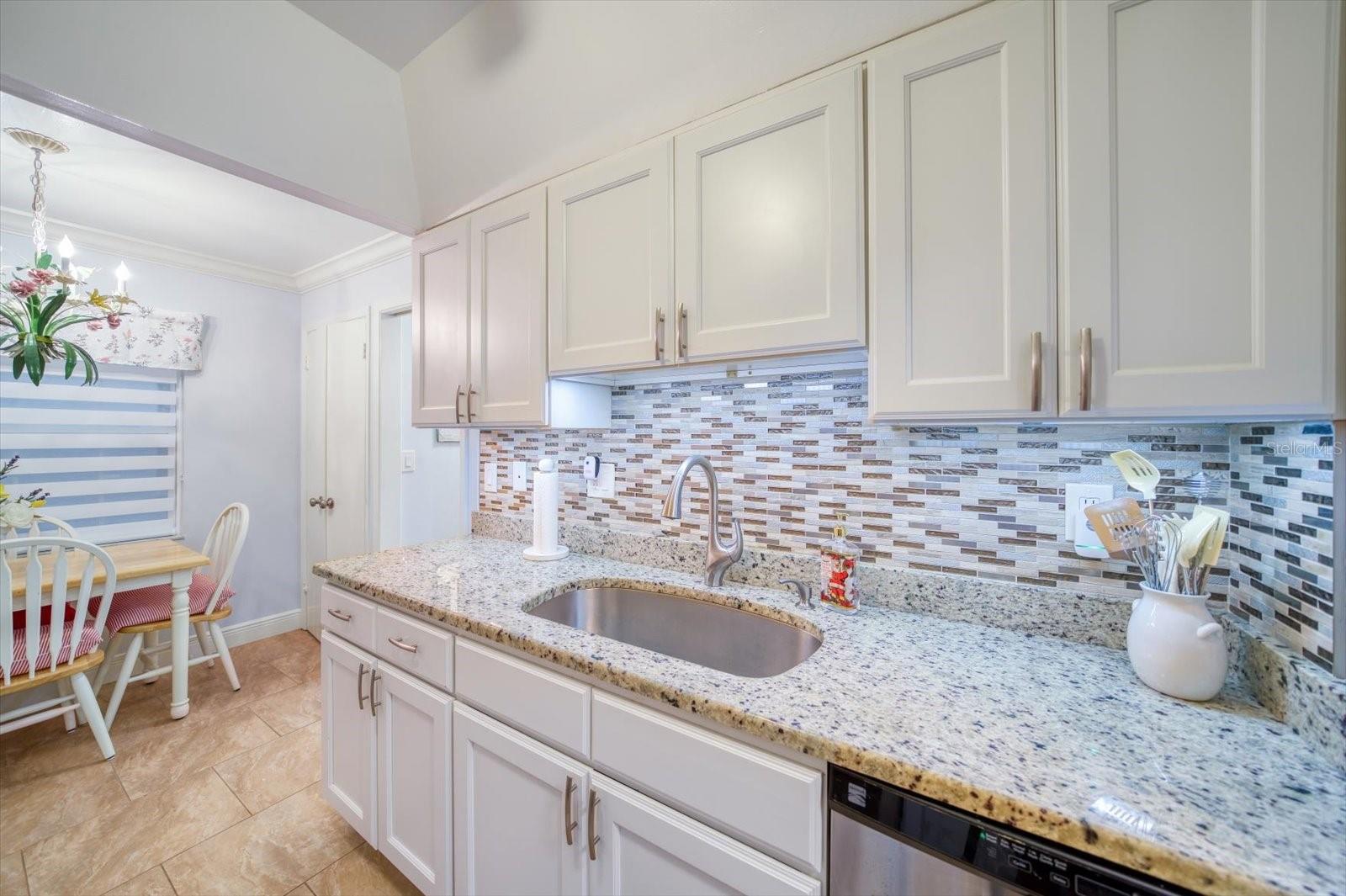 Image 19 of 41 For 2900 Gulf Boulevard 107