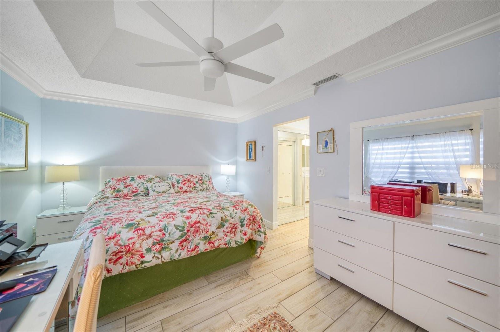 Image 22 of 41 For 2900 Gulf Boulevard 107