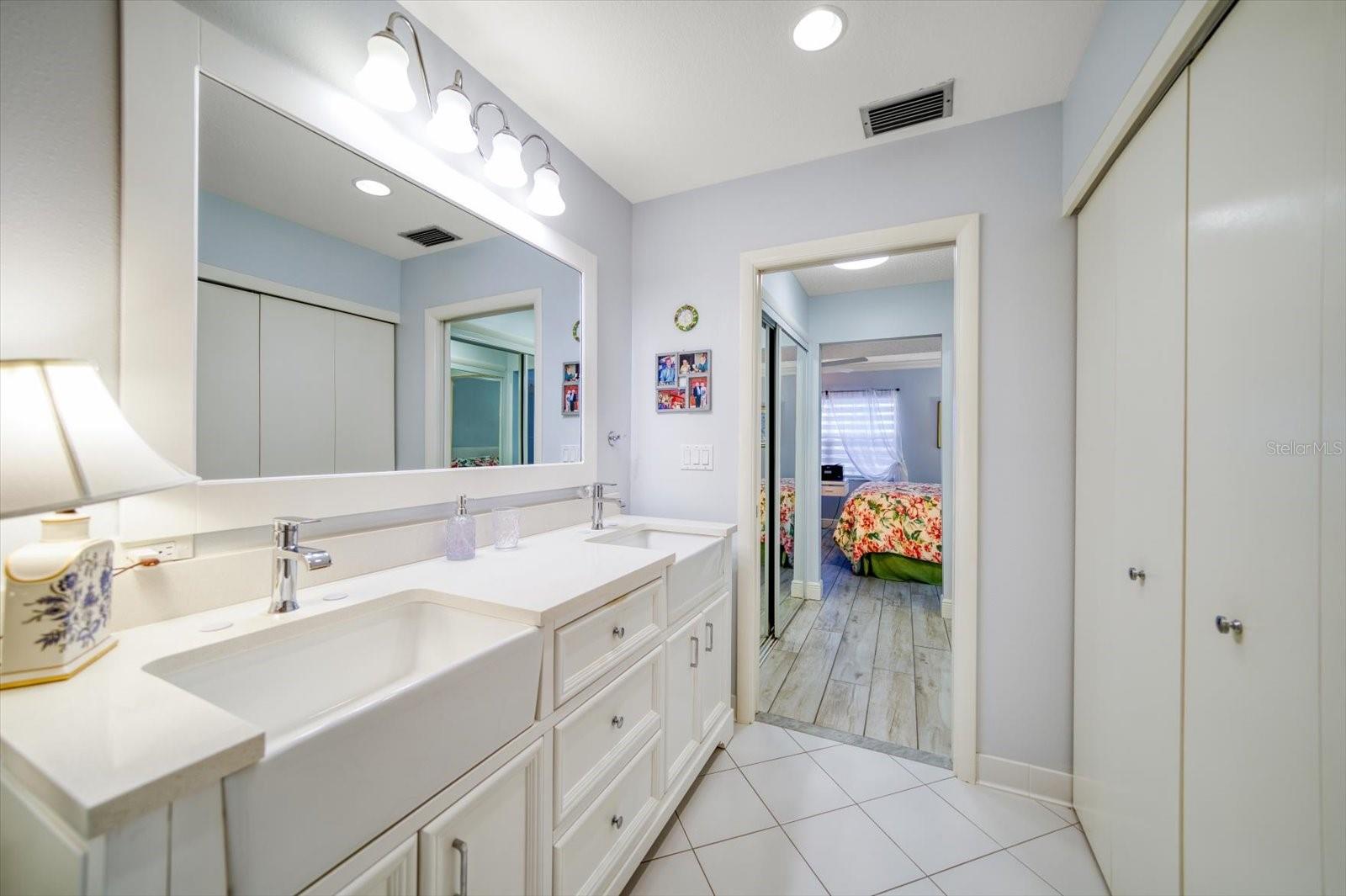 Image 26 of 41 For 2900 Gulf Boulevard 107