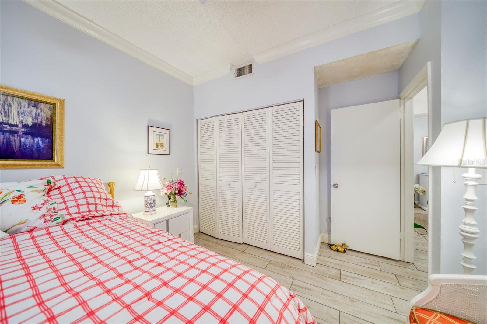 Image 31 of 41 For 2900 Gulf Boulevard 107
