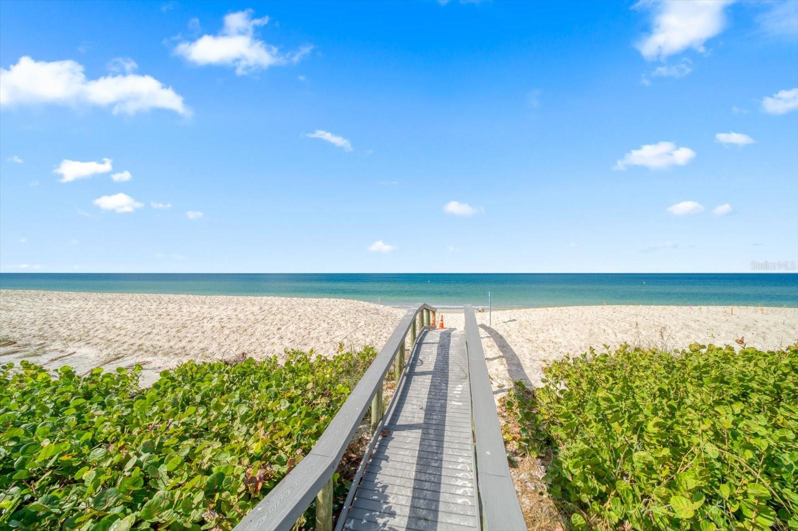 Image 35 of 41 For 2900 Gulf Boulevard 107