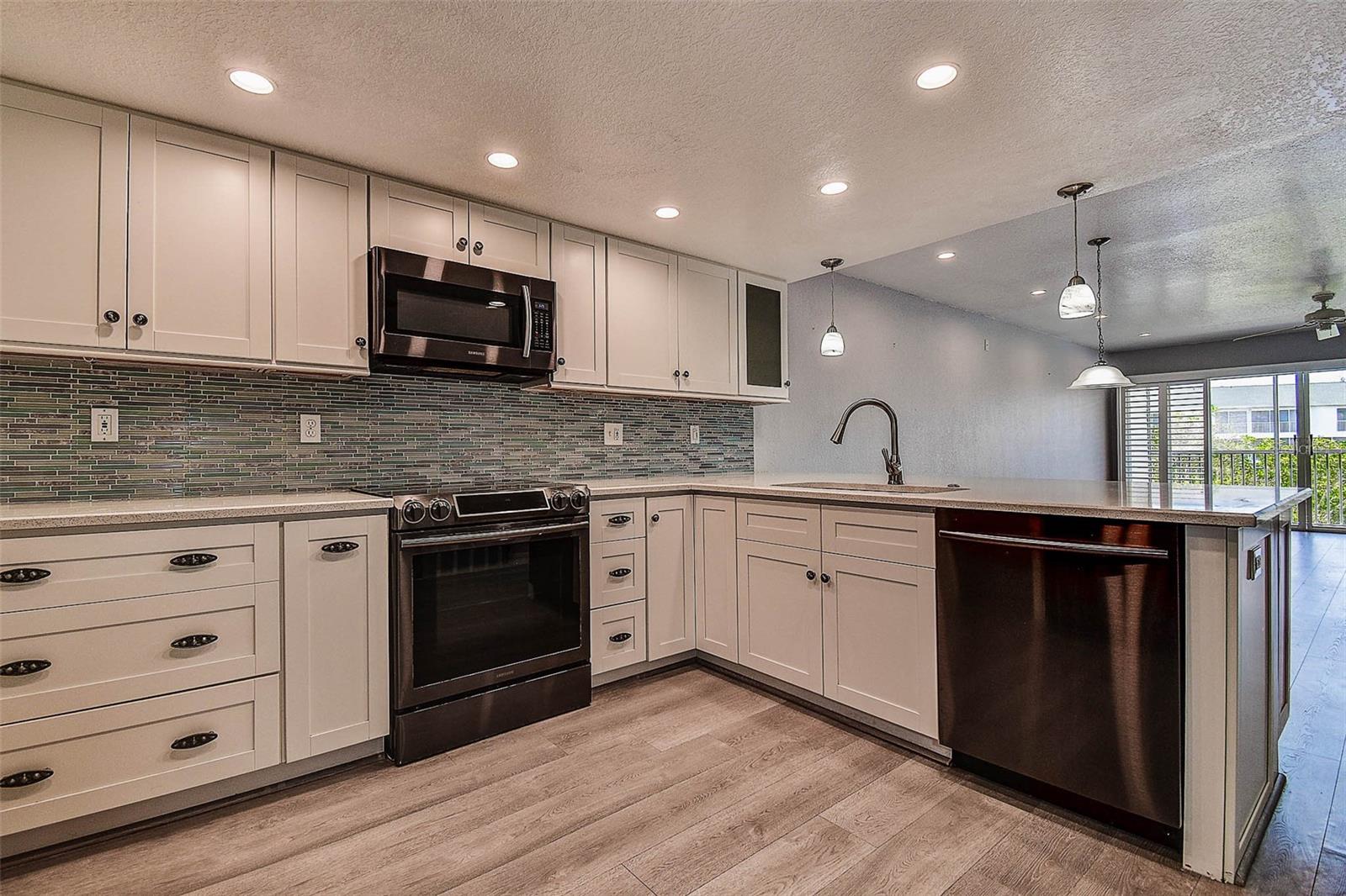 Image 12 of 54 For 14865 Seminole Trail