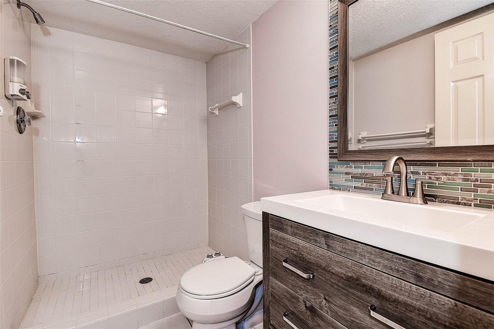 Image 18 of 54 For 14865 Seminole Trail