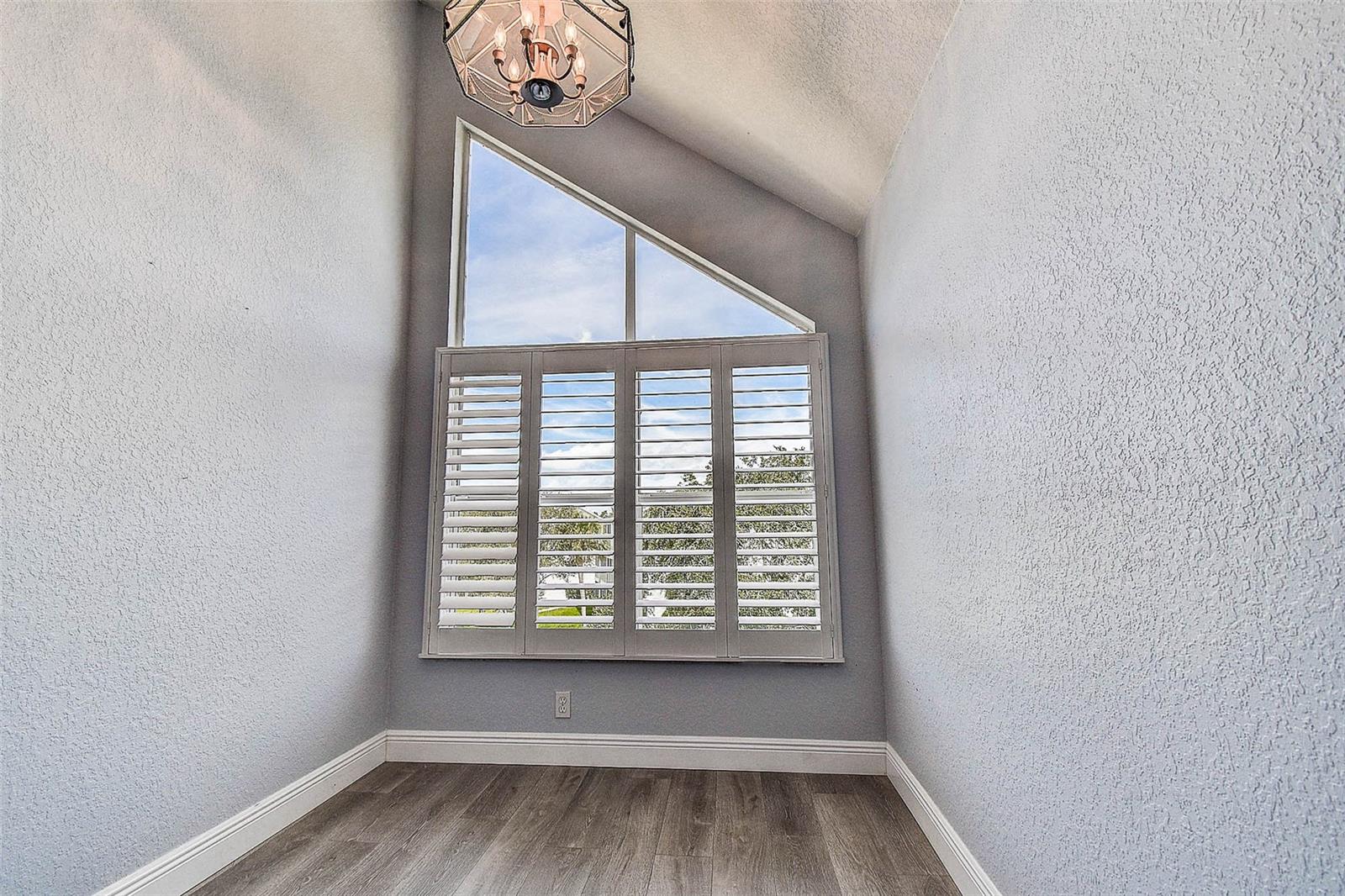 Image 35 of 54 For 14865 Seminole Trail