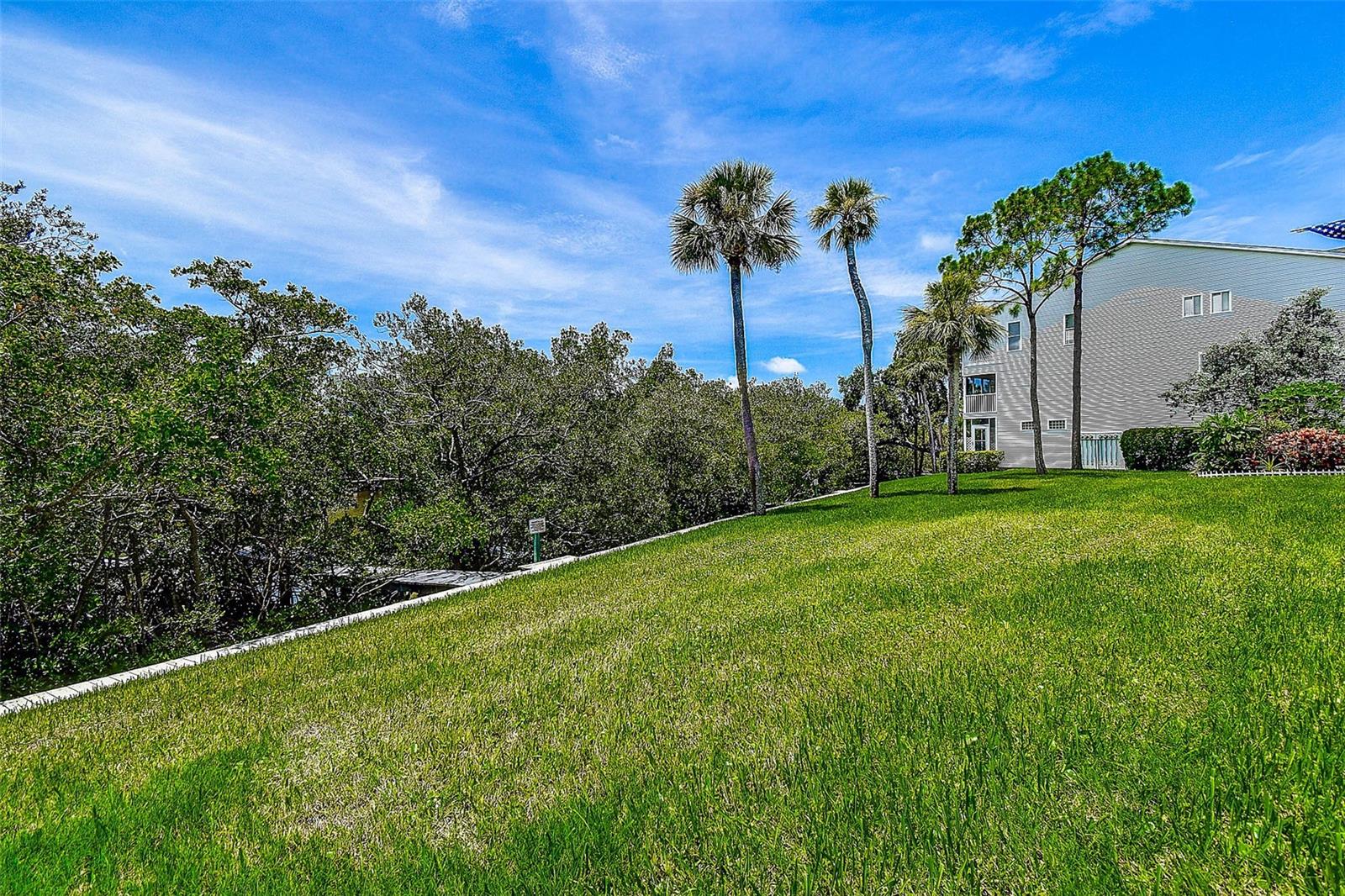 Image 44 of 54 For 14865 Seminole Trail
