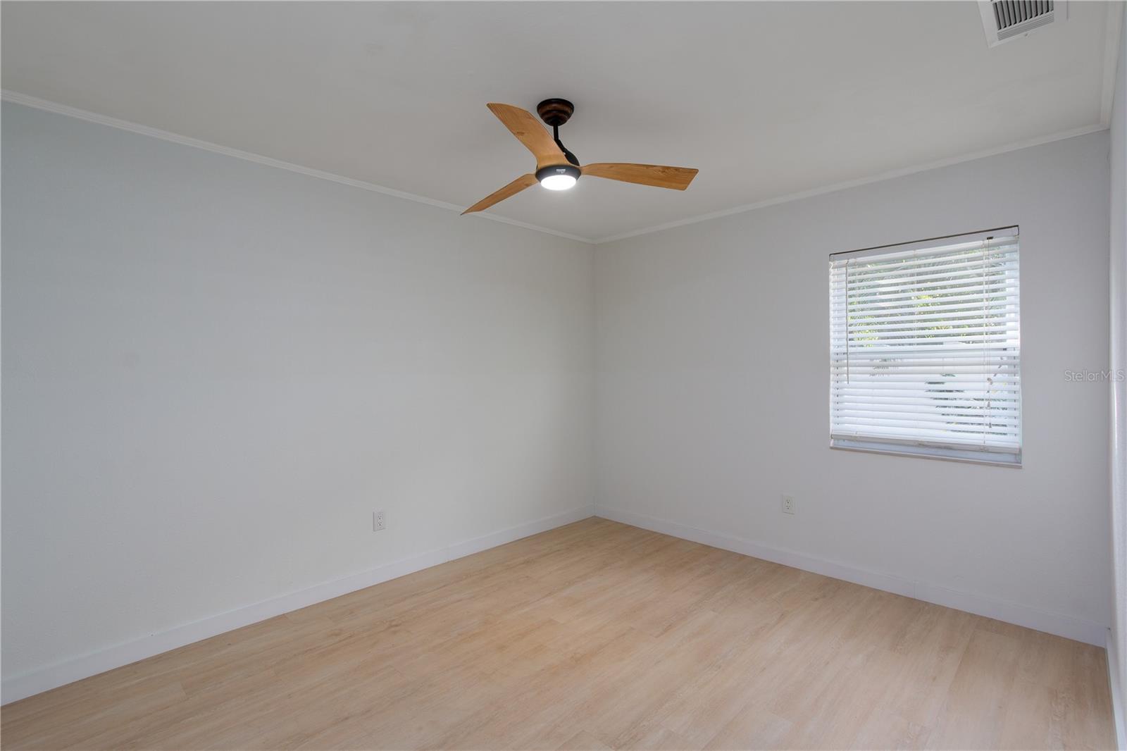 Image 14 of 20 For 750 Bay Esplanade