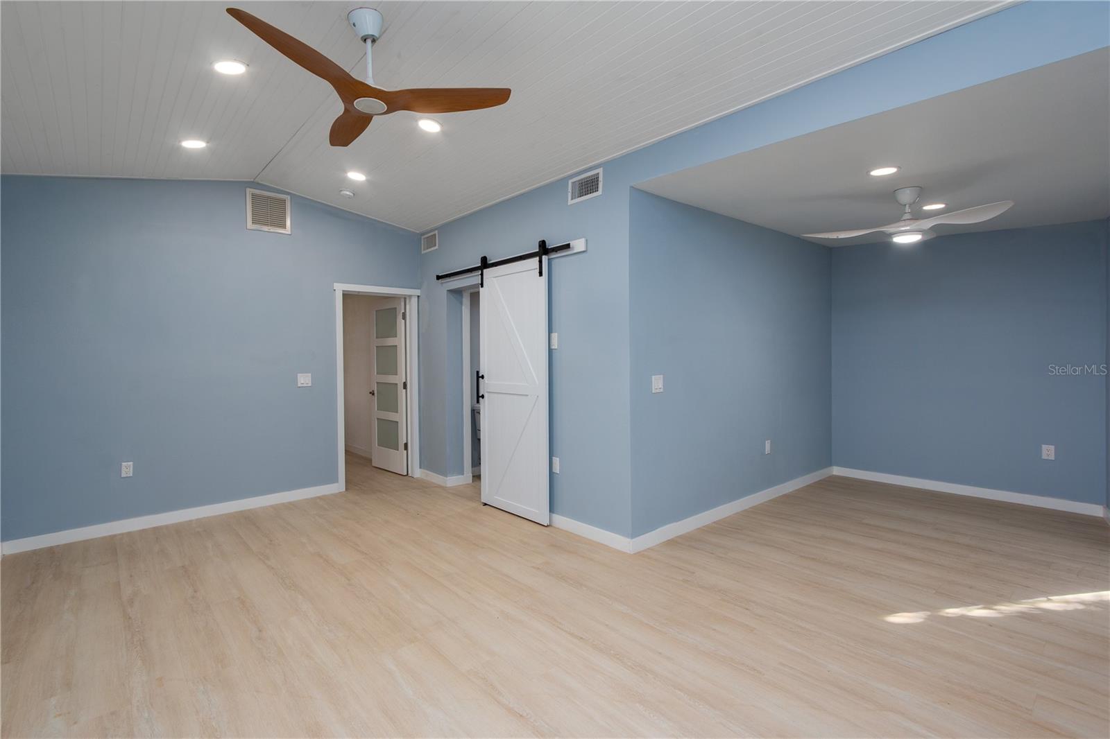 Image 17 of 20 For 750 Bay Esplanade