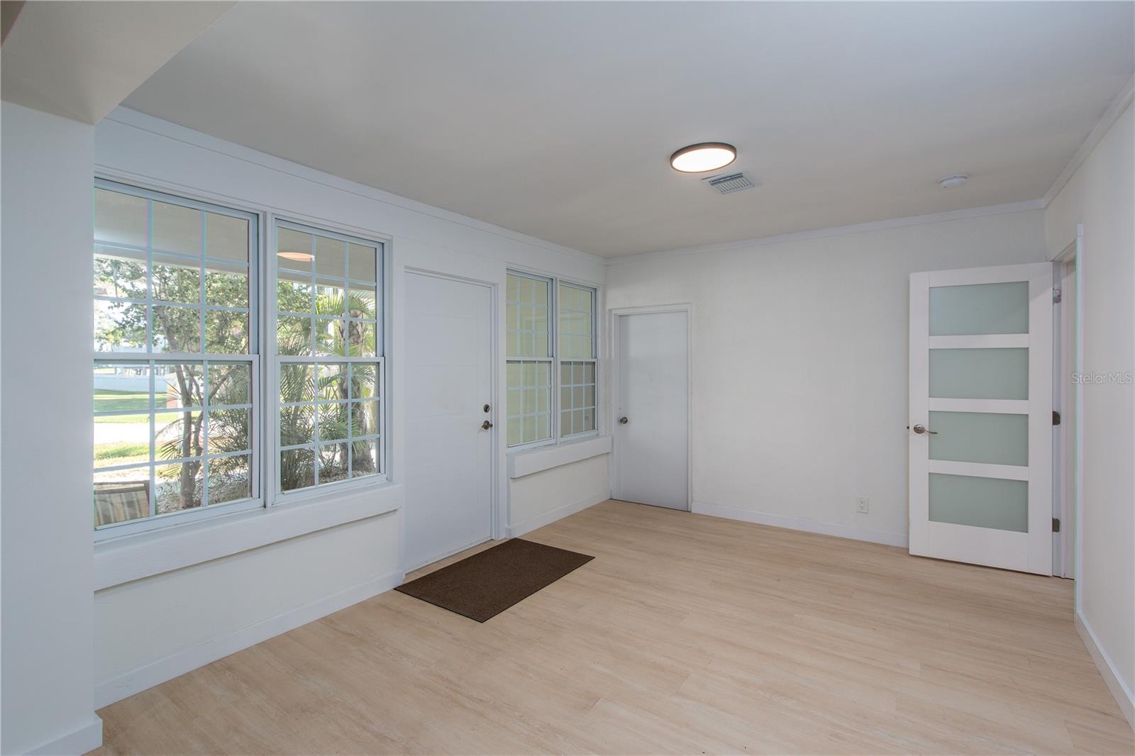 Image 18 of 20 For 750 Bay Esplanade