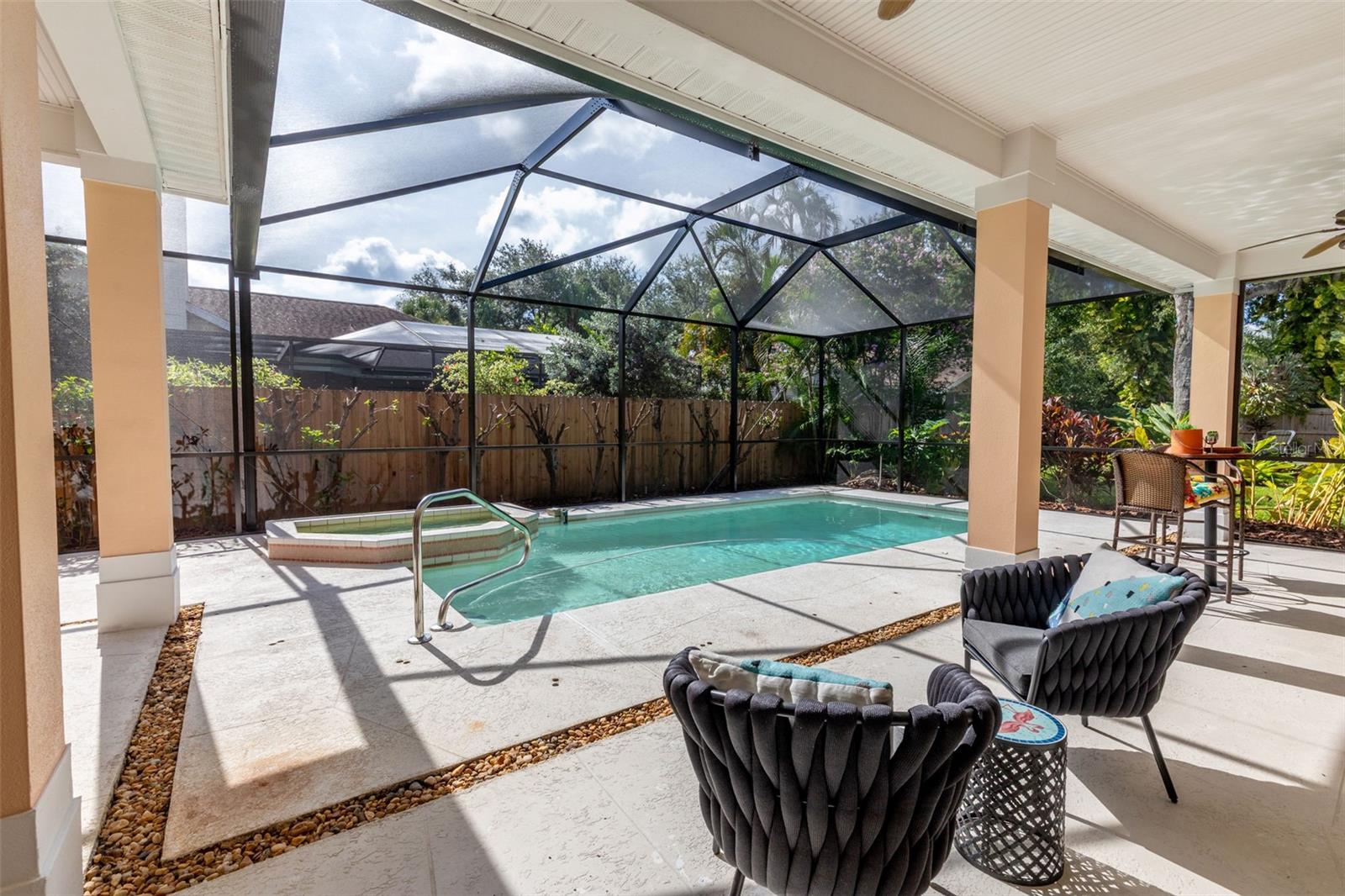 Image 32 of 45 For 10293 Shady Oak Lane