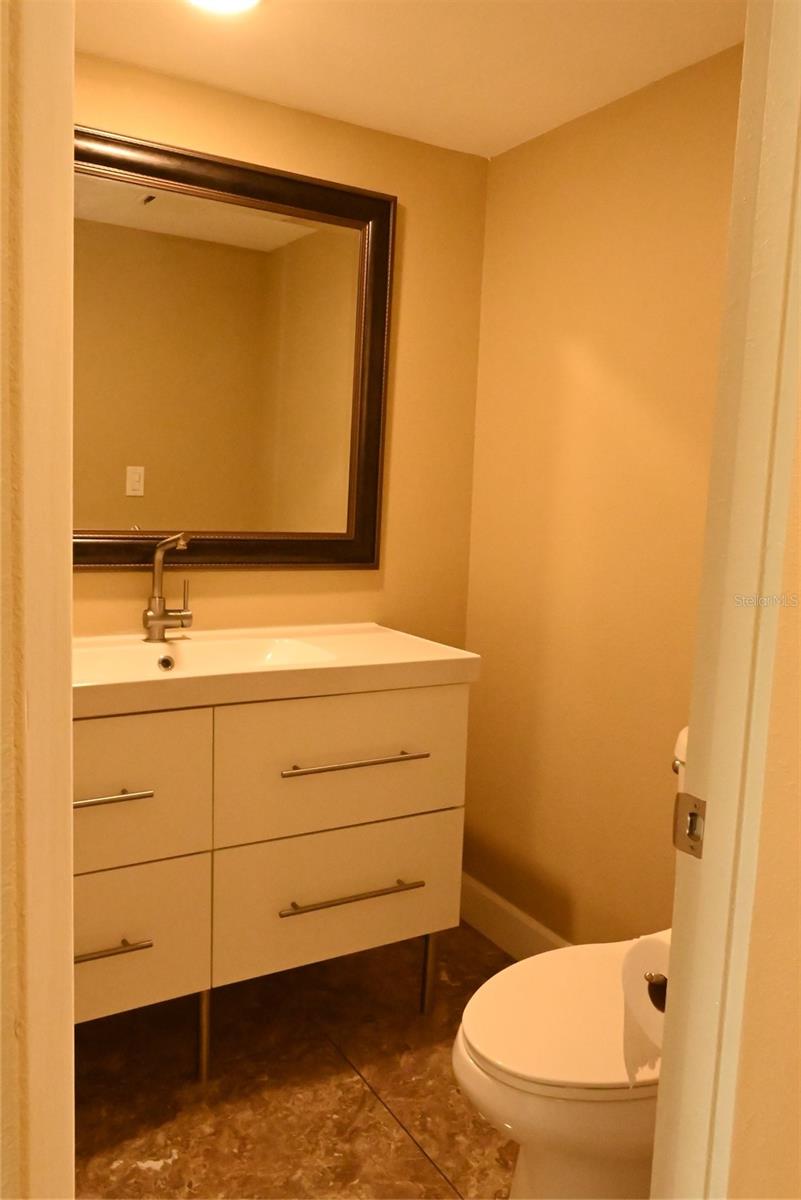 Image 19 of 20 For 2700 Cove Cay Drive 2d