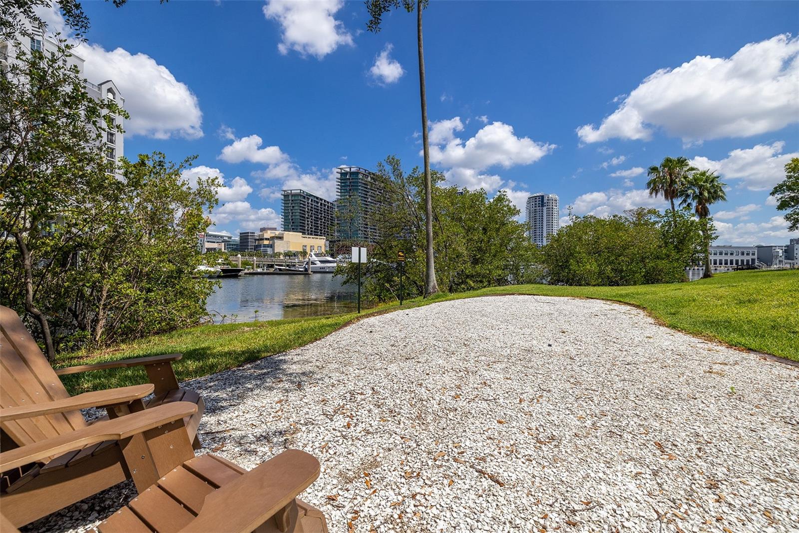 Image 31 of 46 For 705 Mainsail Drive 705