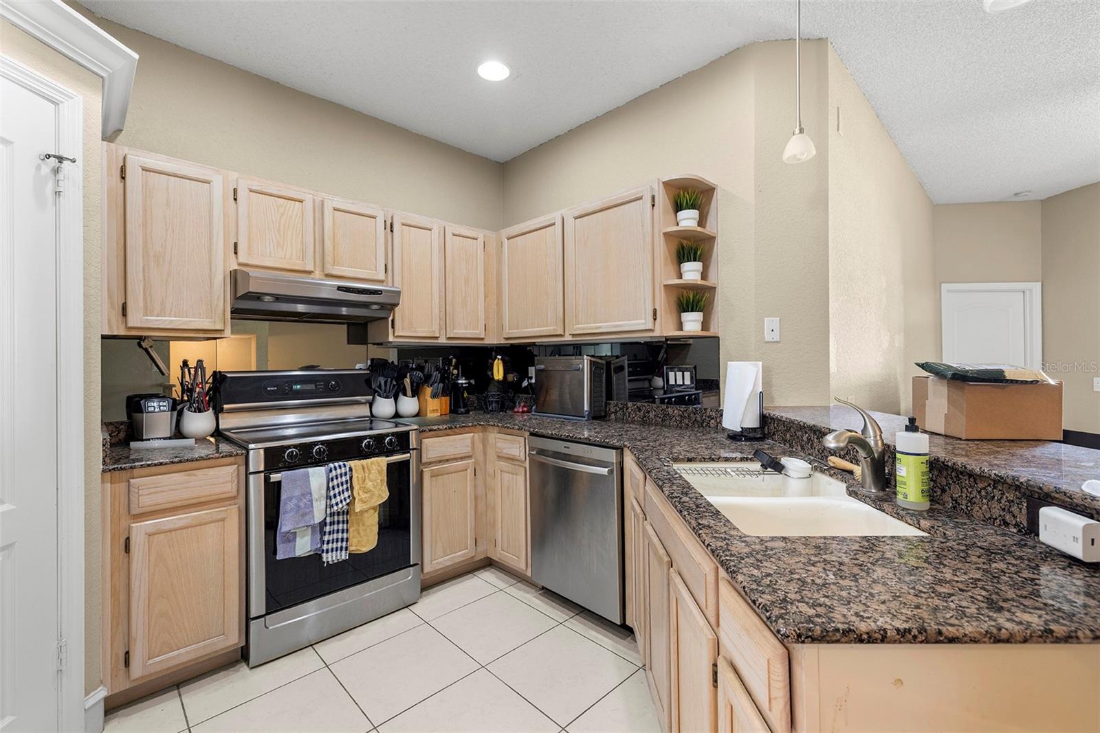 Image 9 of 46 For 705 Mainsail Drive 705