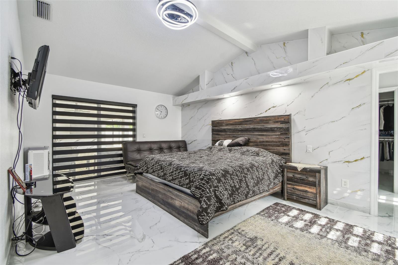 Image 33 of 100 For 2834 Chancery Lane