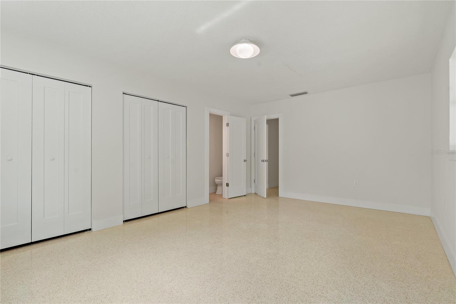 Image 21 of 28 For 433 Pineapple Street
