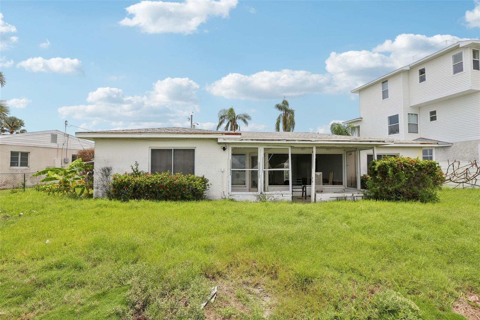 Image 12 of 23 For 16033 Redington Drive