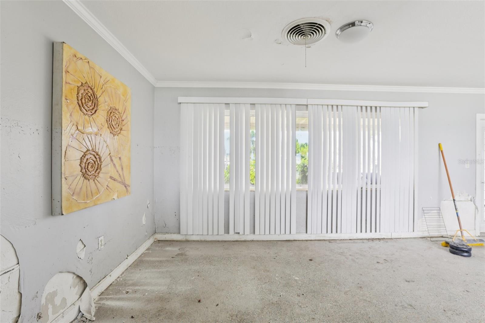 Image 4 of 23 For 16033 Redington Drive