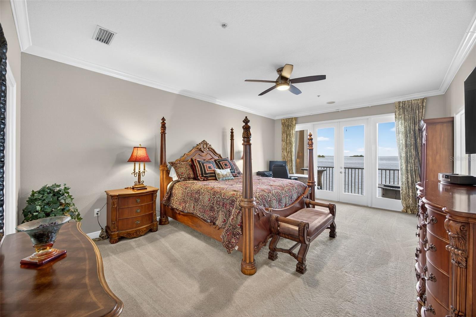 Listing photo id 19 for 2756 Reserve Court