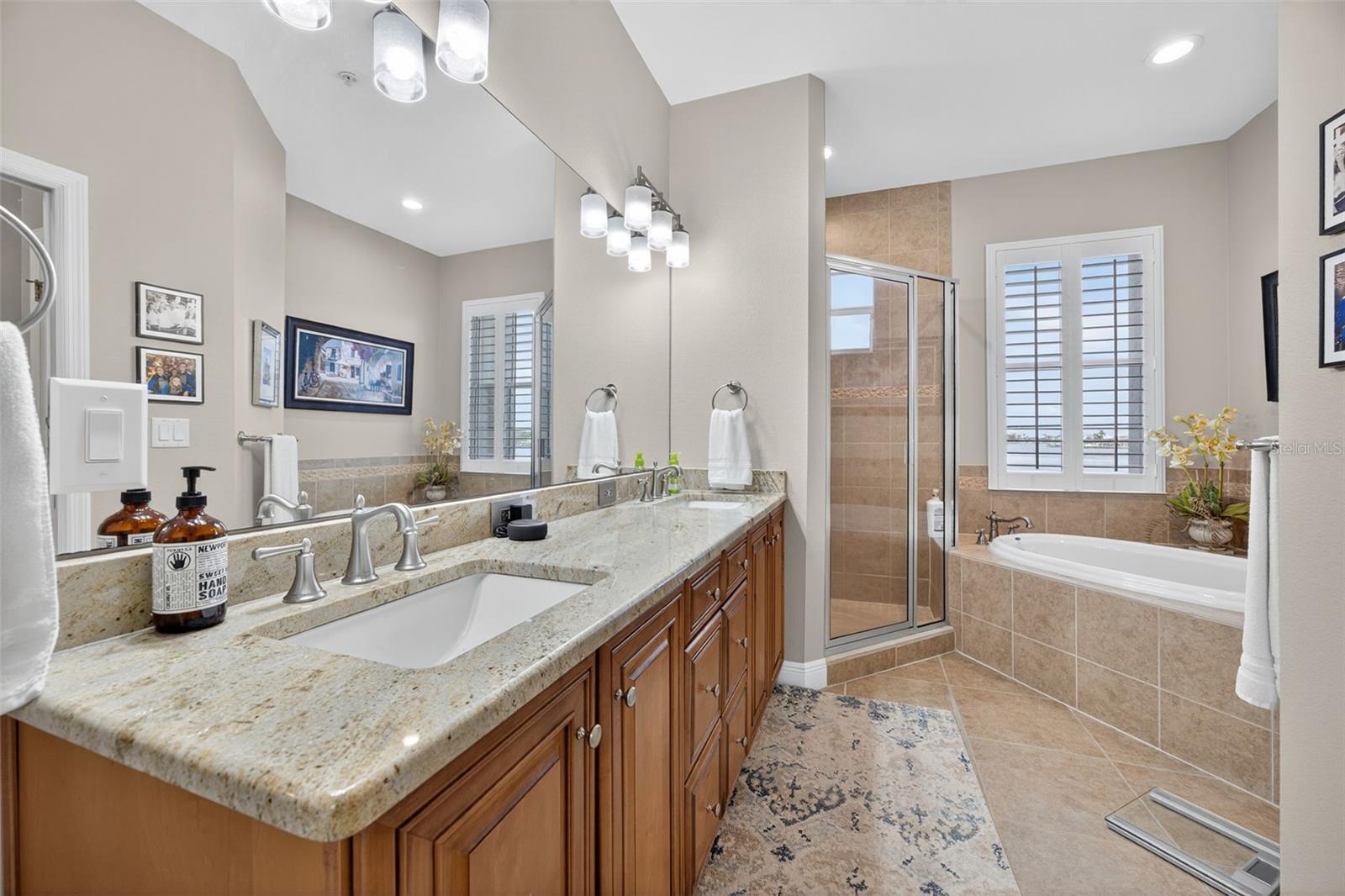 Listing photo id 22 for 2756 Reserve Court